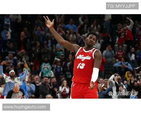 灰熊与雷霆季后赛第五场激战回顾球迷热情高涨的精彩瞬间